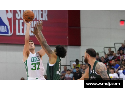 NBA球员崴脚瞬间：激烈比赛中的意外时刻汇编
